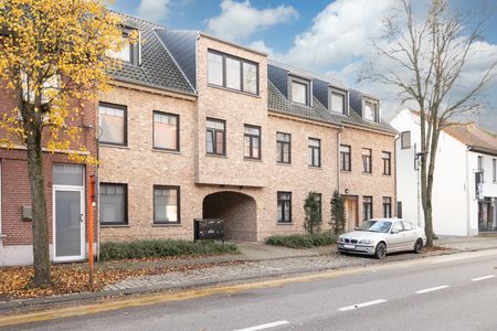 APPARTEMENT OP DE EERSTE VERDIEPING MET 2 SLPKS - Foto 3