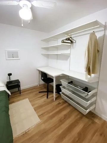 Carrer de Víctor Moya, Valencia, Valencian Community 46022 - Photo 2