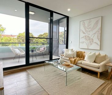 Modern 2-Bed Apartment with study in Rosebery - Photo 2