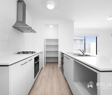 New Built Family Home in Point Cook - Photo 3