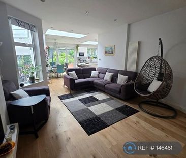 5 bedroom semi-detached house to rent - Photo 3