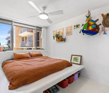 Beachside Bliss – Stylish 2-Bed Unit Opposite Tallebudgera Surf Club - Photo 5