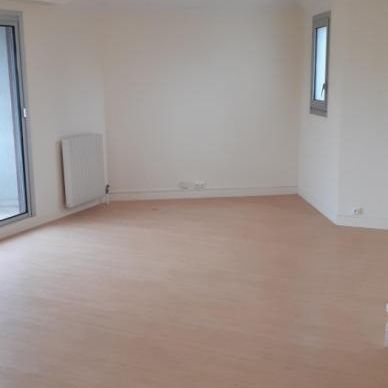 Location Appartement 5 pièces 99m² ST MAUR DES FOSSES 94100 - Photo 1