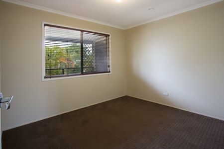 27 Glendale Street, Marsden QLD 4132 - House For Rent | Domain - Photo 3