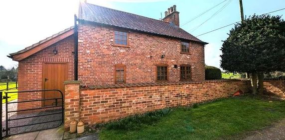 High Street, Holme, Newark, NG23 - Photo 2