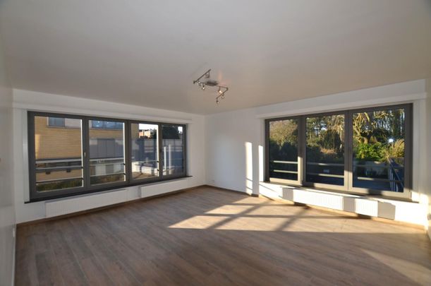 Prachtig gerenoveerd app met 2 slpk + garagebox - Photo 1