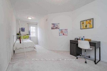 For Lease - 52 Edwin Pearson Street, Aurora, Ontario - Photo 3