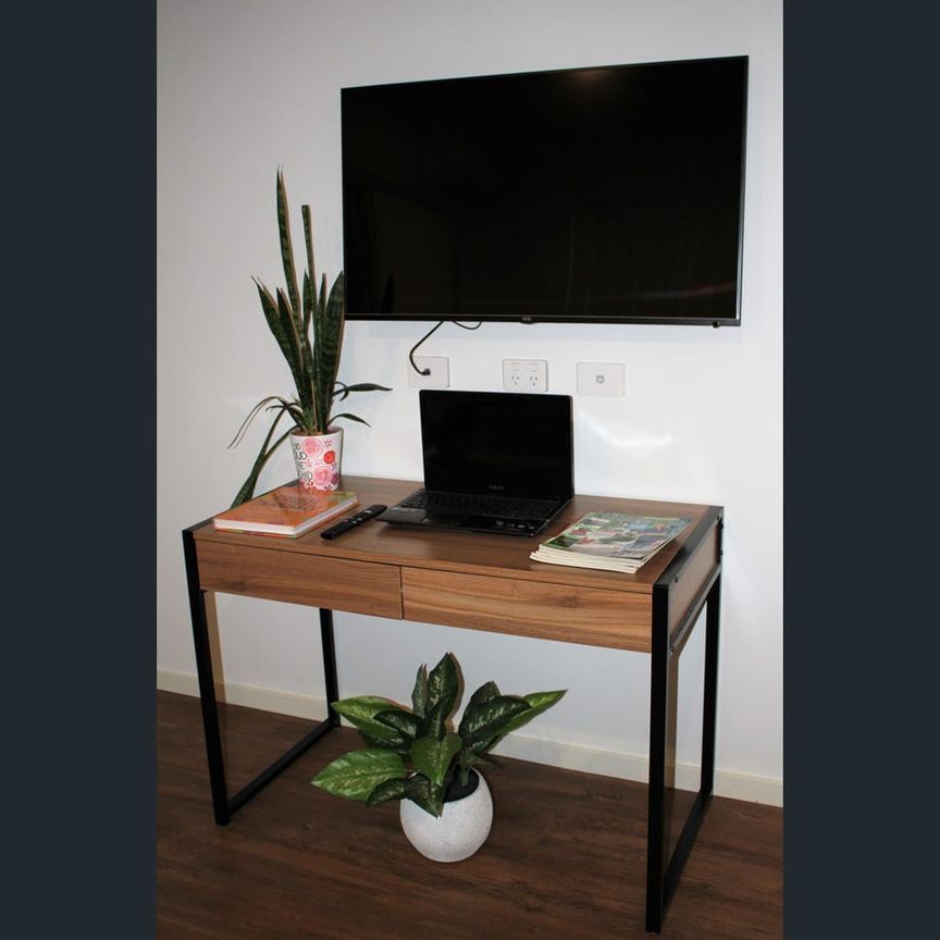 2 fully furnished studio apartment with either a balcony or a private garden. Available from Sunday the 22nd February - Photo 1