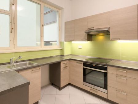 Pronájem bytu 2+1 80 m2 - Fotografie 4