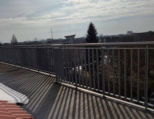 Schöne, helle 2-Zimmer-Wohnung in der Nähe von Schöneweide mit Blick auf Sonnenauf- und -untergang. - Foto 1