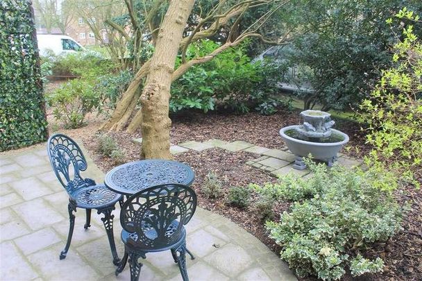 Greentiles, Greentiles Lane, Denham Green, UB9 - Photo 1