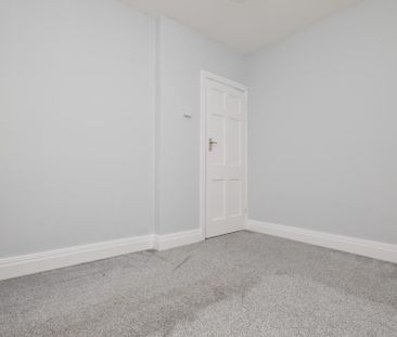 3 bedroom maisonette to rent - Photo 2