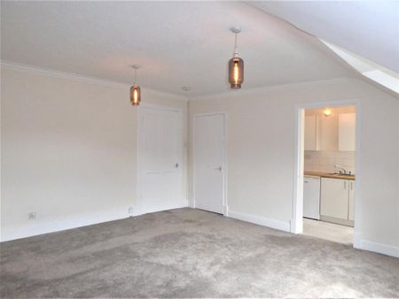 Studio to rent - Photo 2