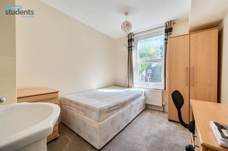 5 bedroom end of terrace house to rent - Photo 3