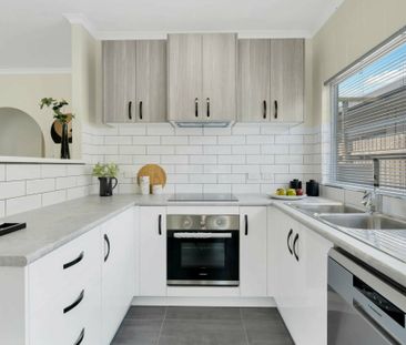 RARE TRIPLEX IN A GREAT LOCATION - Photo 3