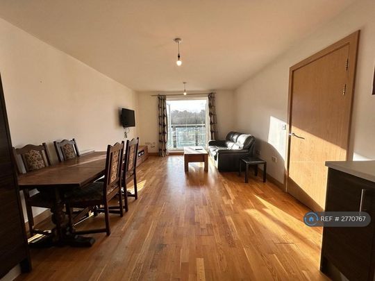 2 bedroom flat to rent - Photo 1