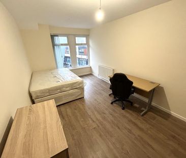 1 bedroom in a house share to rent - Photo 4