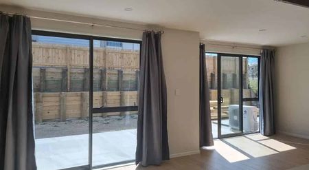 Lovely townhouse with a spacious backyard - Photo 5