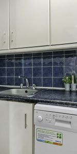 223 HYDE PARK ROAD Leeds - LS6 1AH - Photo 3