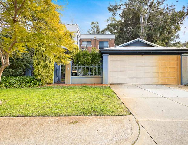 1/5 Doherty Road, Coolbellup WA 6163 - Photo 1