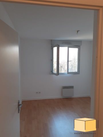 Location Appartement 2 pièces 46m² BELLEY 01300 - Photo 2