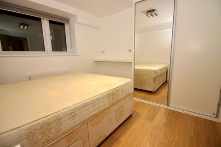 1 Bed Flat, Embassy Lodge, N16 - Photo 3