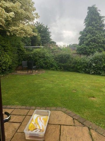 5 bedroom detached house to rent - Photo 2