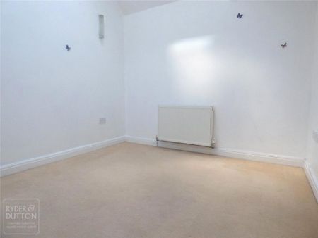 2 bedroom apartment to rent - Photo 4