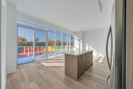 For Lease - 333 Sunseeker Avenue Unit# 615, Innisfil, Ontario - Photo 3