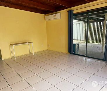 17 Polaris Ave, Kingston QLD 4114 - House For Rent | Domain - Photo 5