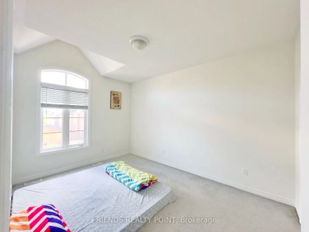 Condo Townhouse For Lease | E9233655 - Photo 5