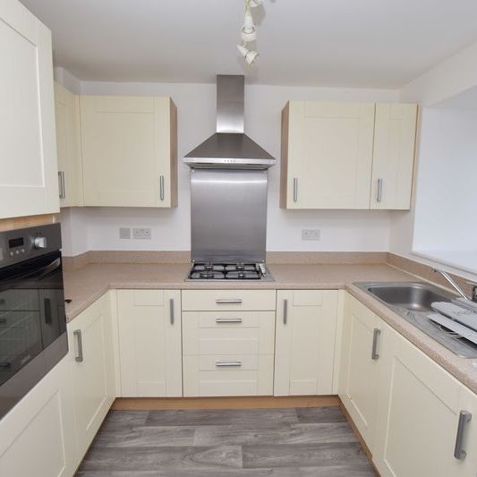 Queen Street, Kings Hill, West Malling - Photo 1