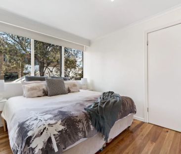 Townhouse in a rare quiet pocket of Richmond! - Photo 5