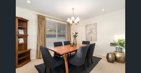 Generational Family Home Close to Parks and Shops - Photo 3