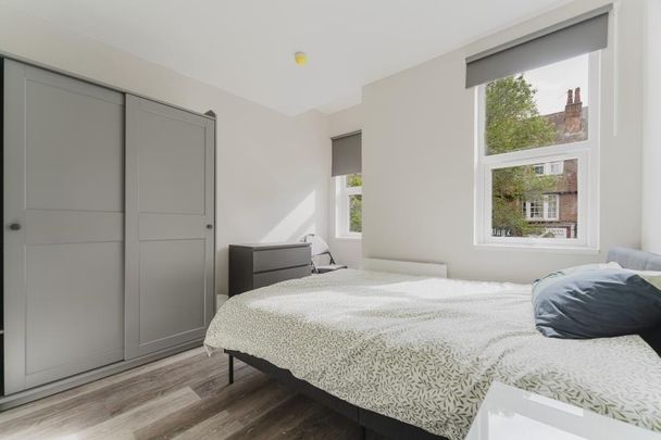 5 bedroom flat to rent - Photo 1