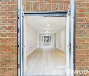 3 bedroom semi-detached house to rent - Photo 2