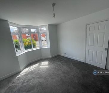 2 bedroom semi-detached house to rent - Photo 3