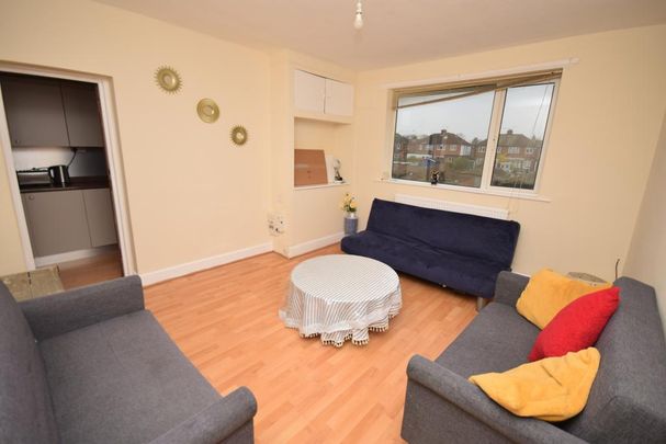 3 bedroom flat to rent - Photo 1