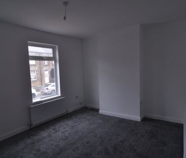 2 bed Terraced - To Let - Photo 6