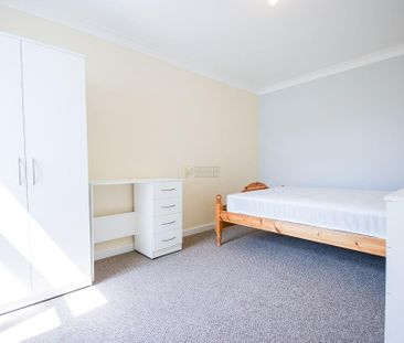 4 bedroom terraced house to rent - Photo 3