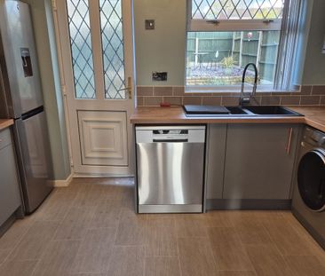 Heather Close - Photo 2