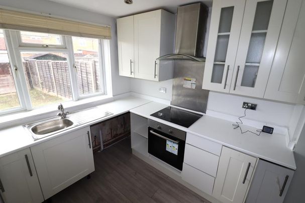 3 bedroom terraced house to rent - Photo 1