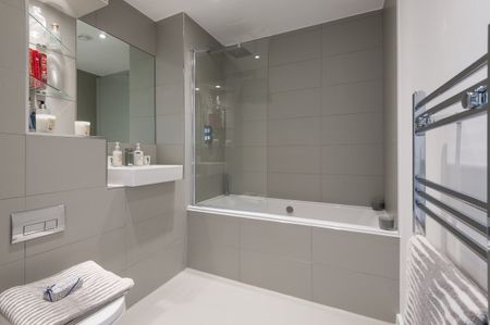 Embankment House - Photo 5