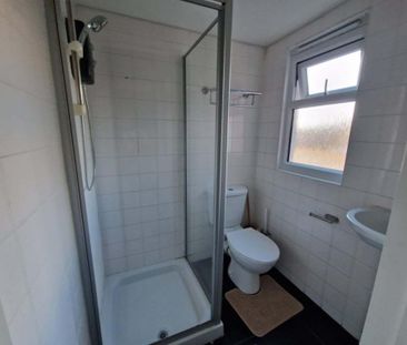 6 bedroom flat share to rent - Photo 6