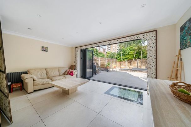 5 bedroom semi-detached house to rent - Photo 1