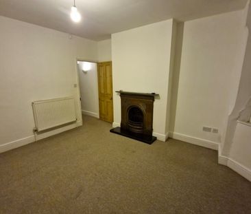 2 Bed Flat, Fosse Road South, LE3 - Photo 2