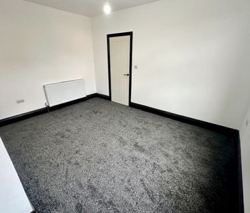 Darfield Crescent - Photo 2