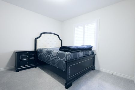 For Lease - 327 Northglen Blvd Boulevard, Clarington, Ontario - Photo 3