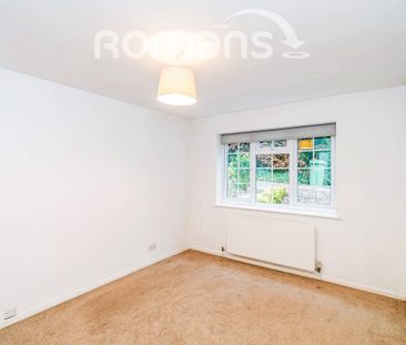 2 bedroom maisonette to rent - Photo 2