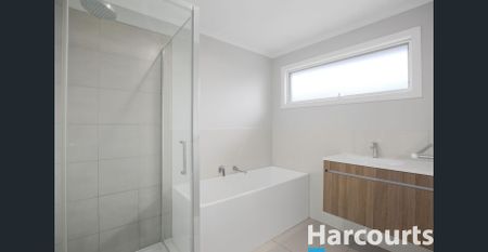 17 Randall Crescent, Moe, Vic 3825 - Photo 2